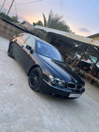 BMW 7Series ឡានស្អាត លេងគុដហើយ ពូកខាងក្នុងលេងហើយ ផ្លាកលេខពីរអក្សរជាផ្លាកលេខវែង ( ឯកសារគ្រប់ )