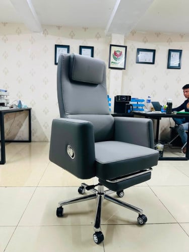 Boss Premium chair