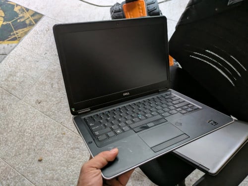 Dell E7440ម៉ាស៊ីនល្អ ដើរលឿន500G Core i5 Ram 8GB