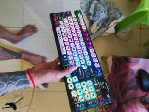 F98bro នៅស្អាតដើរគ្រប់