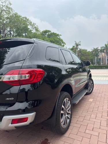 Ford Everest Titanium 2022 ថ្មីណាស់ លក់បន្ទាន់