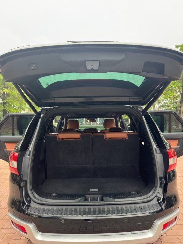 Ford Everest Titanium 2022 ថ្មីណាស់ លក់បន្ទាន់