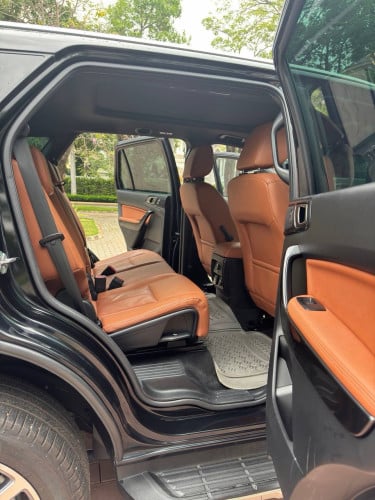 Ford Everest Titanium 2022 ថ្មីណាស់ លក់បន្ទាន់