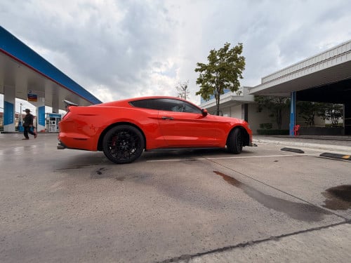 Ford Mustang 015 Full options ម្ចាស់ដេីម ទីមួយ ធានាឡានស្អាតលក់ធូៗក្រោមទីផ្សារទេមេៗ17900$