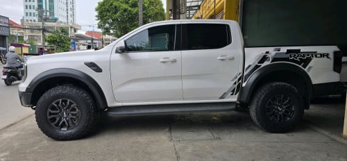 Ford Raptor 2023 ធានាថ្មីស្រីនមូយជុំ