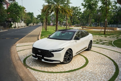 Ford TAURUS 2026_(Hybrid_ទិញបានភ្លាមៗ)