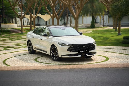Ford TAURUS 2026_(Hybrid_ទិញបានភ្លាមៗ)