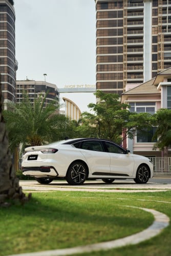 Ford TAURUS 2026_(Hybrid_ទិញបានភ្លាមៗ)