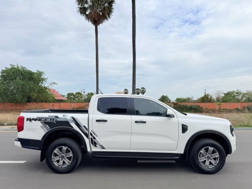 Ford XLT 2023 ស៊ីន១ជំុ