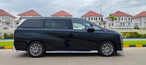 GAC M8 ឆ្នាំ2024 ឡានទើបប្រើបាន20000Km ឡានធានាជូនបងអត់បុកអត់ប៉ះធានាប្រអប់លេខធានាម៉ាស៊ីនធានា