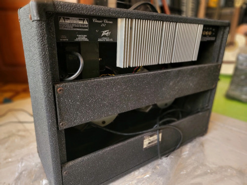 Guitar amplifier Peavey Classic Chorus 212