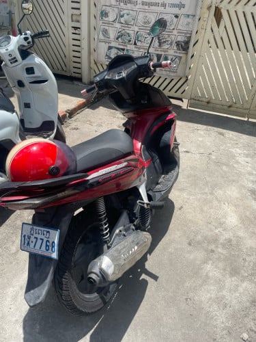 Honda Air Blade (papers available)