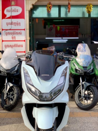 Honda Pcx 023 ក្រដាស់ពន្ធ