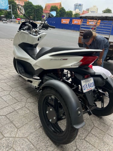 Honda pcx150កង់បី