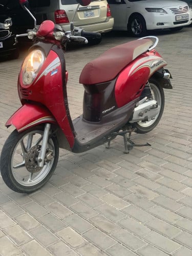 Honda scoopy 012