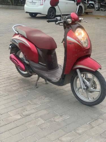 Honda scoopy 012