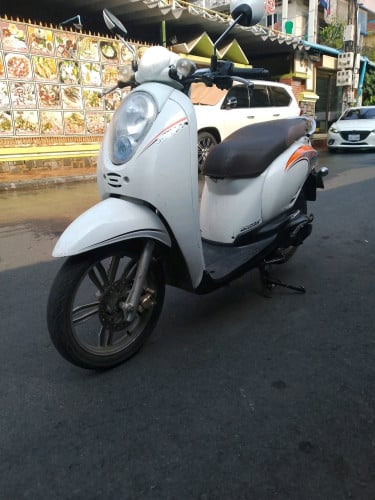 Honda scoopy 2011