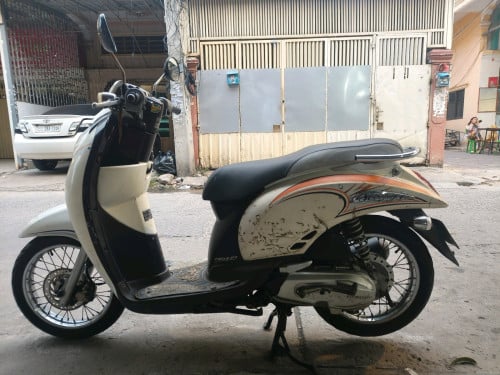 Honda Scoopy 2012