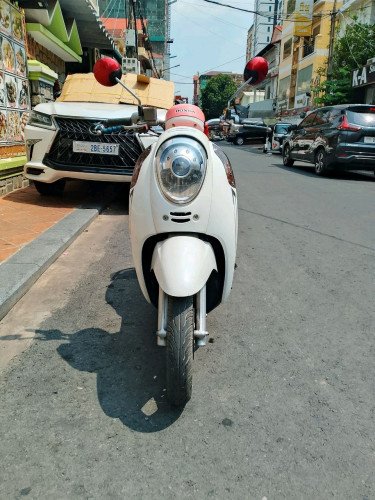 Honda scoopy 2015