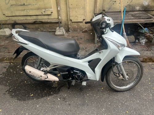 Honda wave I 125cc year 2015 មានពន្ធ