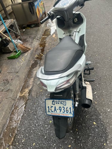 Honda wave I 125cc year 2015 មានពន្ធ