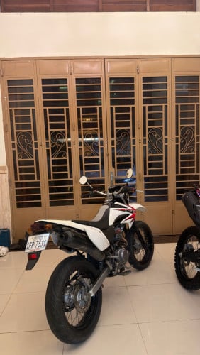 Honda XR 230 08
