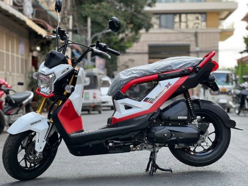 Honda Zoomer X ឆ្នាំ2018 របស់ក្រុមហ៊ុន ម៉ូតូស្អាតខ្ចី ម៉ូតូម៉ាសុីនហាប់នែ ម៉ូតូស្អាត96%