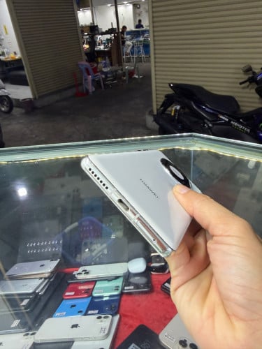 Huawei Mate 40E Pro White CH , Ram8GB HD256GB Phone Condition 90% , អត់ដើរសិនសឺ , ម៉ាស៊ីនសានុំ