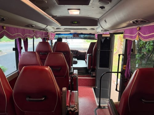 Hyundai County bus 25 seats