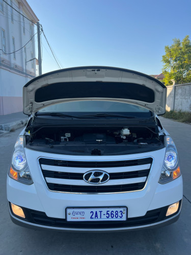 Hyundai H1 2018