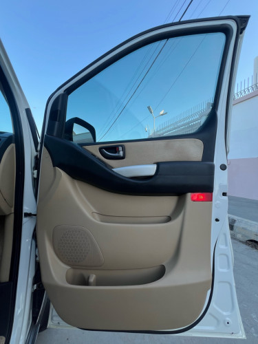 Hyundai H1 2018