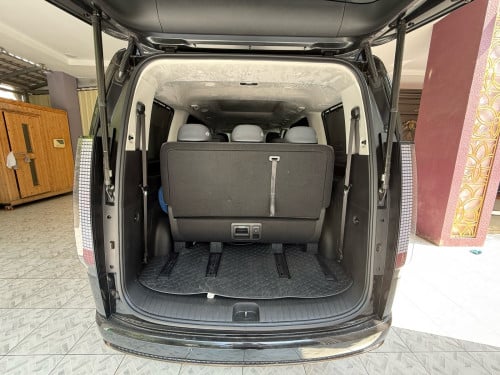 Hyundai Staria 7 កៅអី VIP