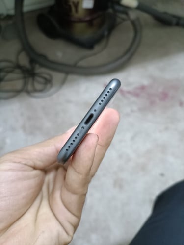 iiphone 8 64g bypass sim wifi all good