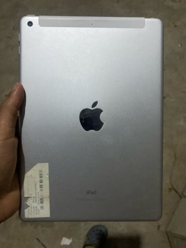 iPad 6 generation 32G Sim