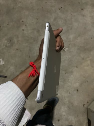 iPad 6 generation 32G Sim