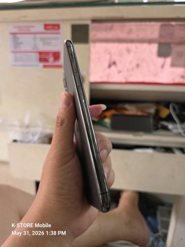 iPhone 11PM 64G សំនុំ iCloud ប្រើបានដាក់ ID download បាន ថ្មនៅ76% ត្រូវការឆាត លក់តំលៃ 135$