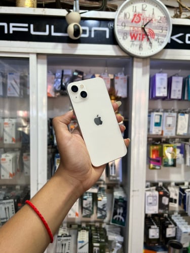 iPhone 13 ពណ៌ស 🍏 LLA 128GB  Battery 90% 🔋 តួស្អាត 99% សំណុំហ្សីន