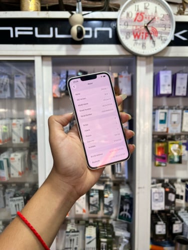 iPhone 13 ពណ៌ស 🍏 LLA 128GB  Battery 90% 🔋 តួស្អាត 99% សំណុំហ្សីន