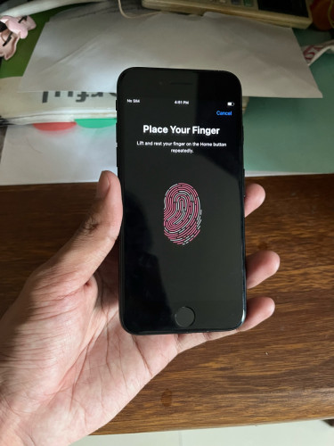 iPhone 7 32G zin អត់ជាប់​ លក់🥰