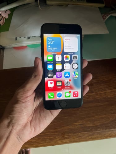 iPhone 7 32G zin អត់ជាប់​ លក់🥰