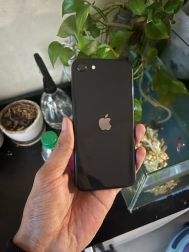 iPhone SE2 64Gសាណុំ zin​ អត់ជាប់​ លក់📥🥰