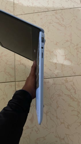 Kompi laptop