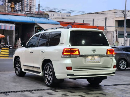 Land Cruiser 2019 VIP Executive Lounge