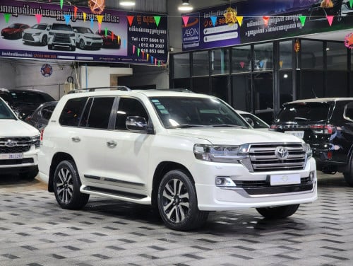 Land Cruiser 2019 VIP Executive Lounge