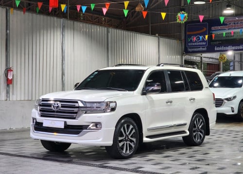 Land Cruiser 2019 VIP Executive Lounge