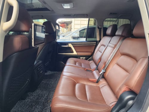 Land Cruiser 2019 VIP Executive Lounge