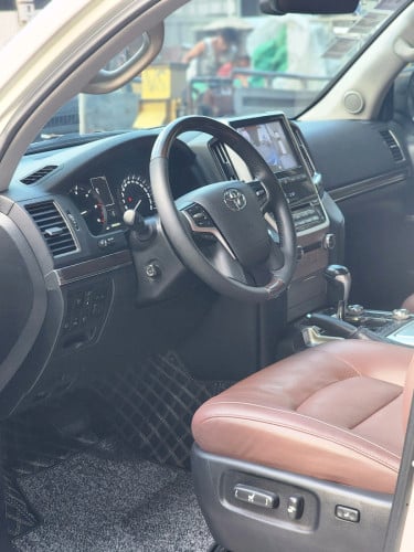 Land Cruiser 2019 VIP Executive Lounge