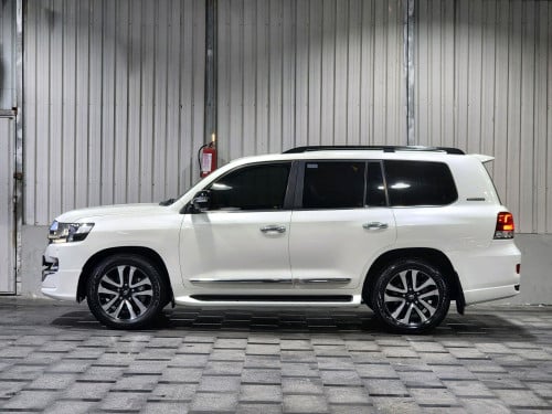 Land Cruiser 2019 VIP Executive Lounge