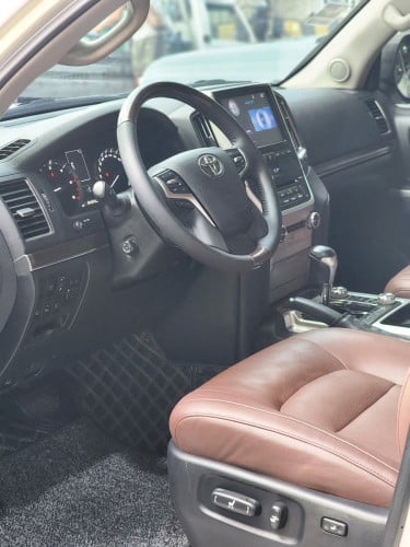 Land Cruiser 2019 VIP Executive Lounge