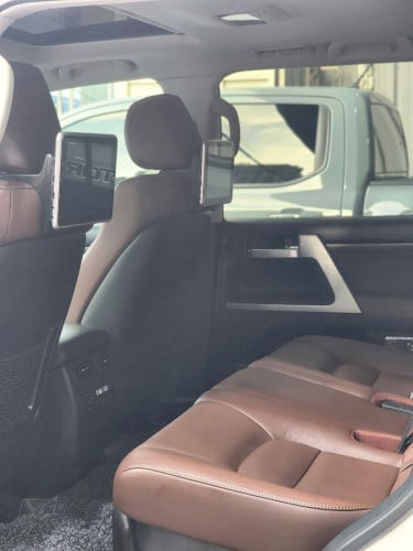 Land Cruiser 2019 VIP Executive Lounge